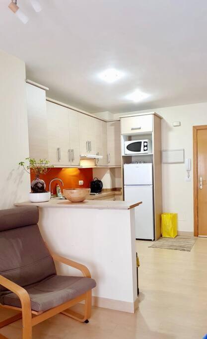 Lovely Studio In Centre Of Torre, Near The Beach トレ・デル・マール エクステリア 写真